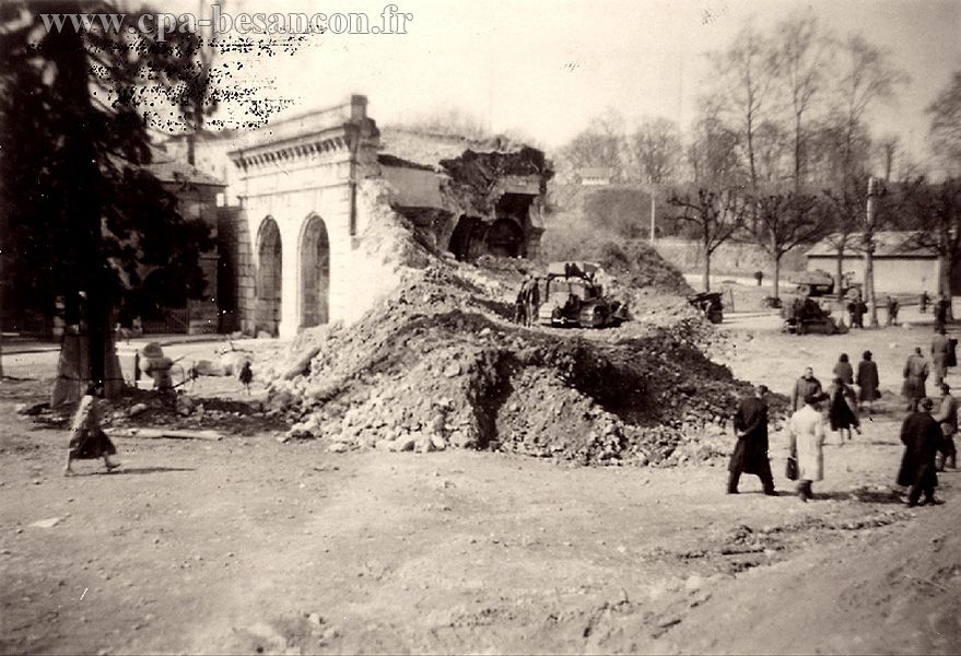 Besançon - Destruction des Portes de Battant en 1956